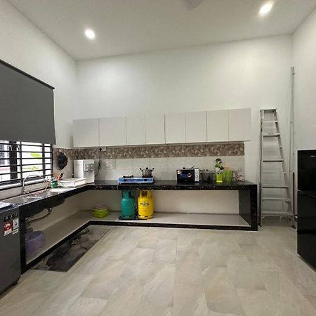 Homestay Kemaman Fyna08 Semi-D, 4 Bedrooms Dekat Pantai 科亚 外观 照片