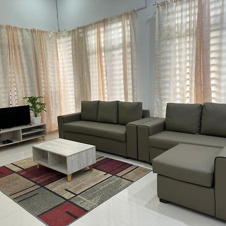 Homestay Kemaman Fyna08 Semi-D, 4 Bedrooms Dekat Pantai 科亚 外观 照片