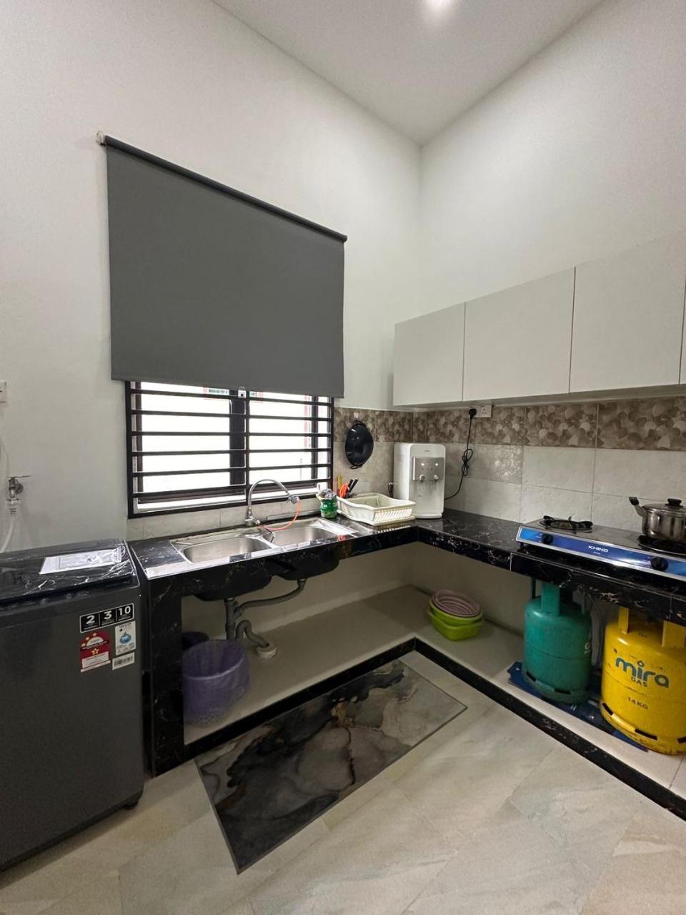 Homestay Kemaman Fyna08 Semi-D, 4 Bedrooms Dekat Pantai 科亚 外观 照片
